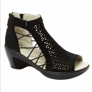 Black Nelly sandal by JBU by Jambu. New with tags and box.